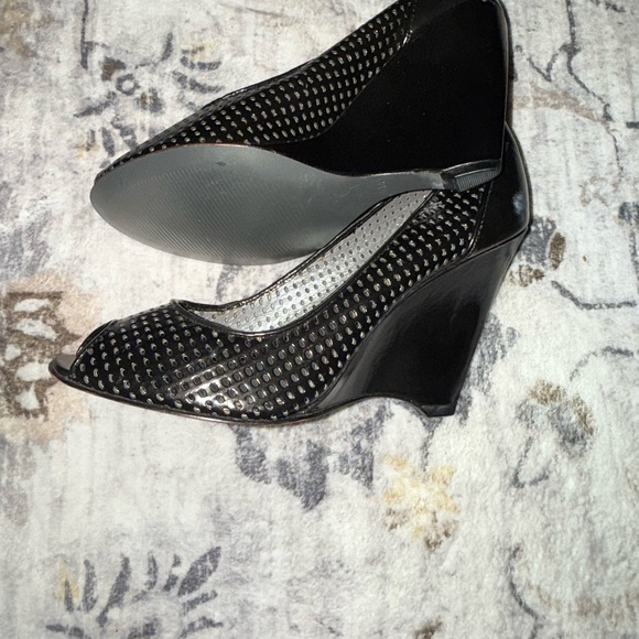 Vía Spiga Black Peep-Toe Wedge Heels - Picture 4 of 5